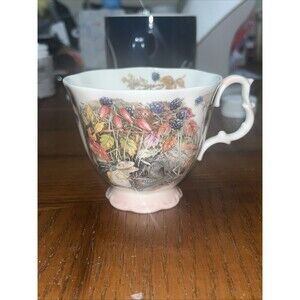 ROYAL DOULTON Brambly Hedge "AUTUMN" Cup Saucer England Jill Barklem 1983 REPAIR